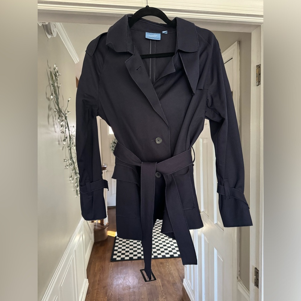 Simply Vera Vera Wang Navy short trench style jacket. Size Large
